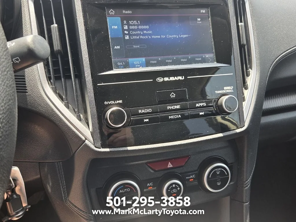 Used 2023 White Subaru Base image 17