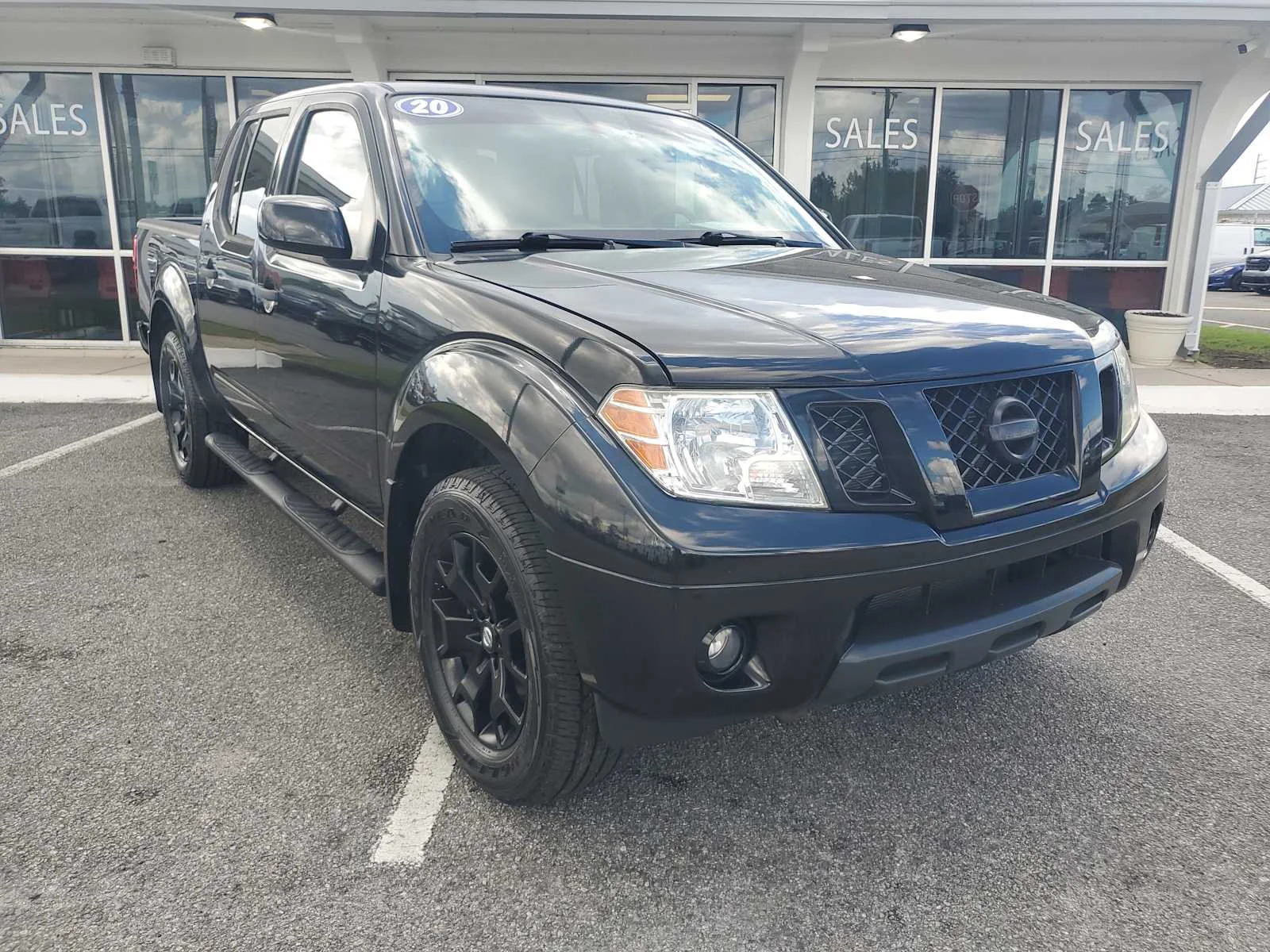 Used 2020  Nissan SV image 10