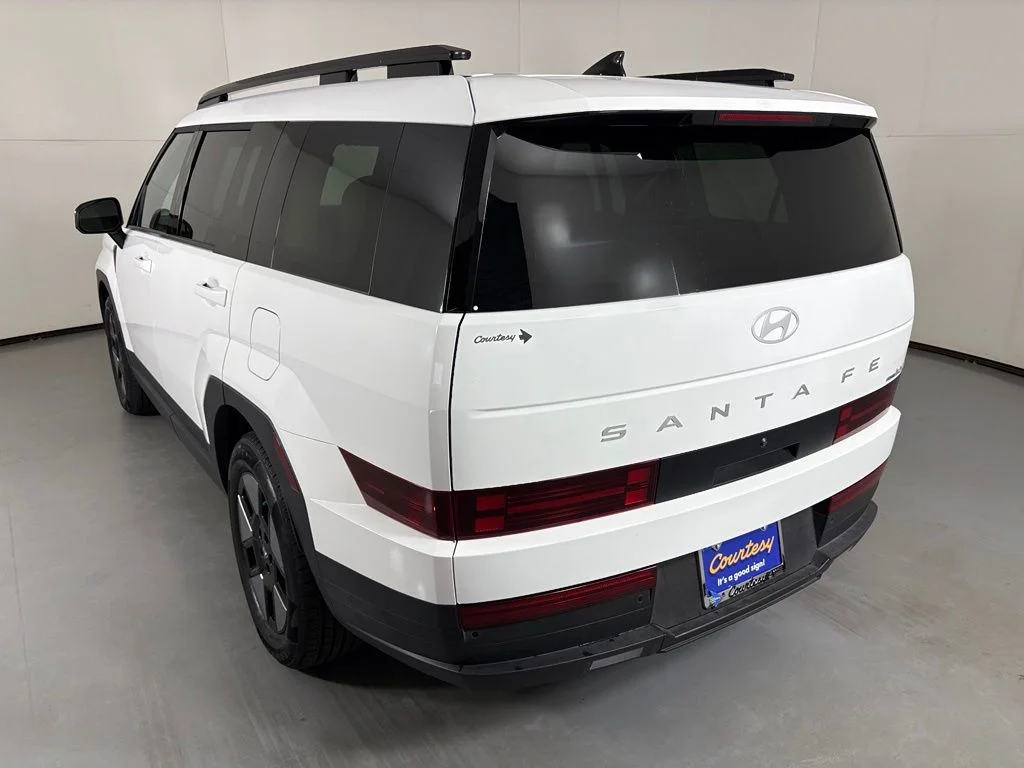 Used 2025 White Hyundai SEL image 6