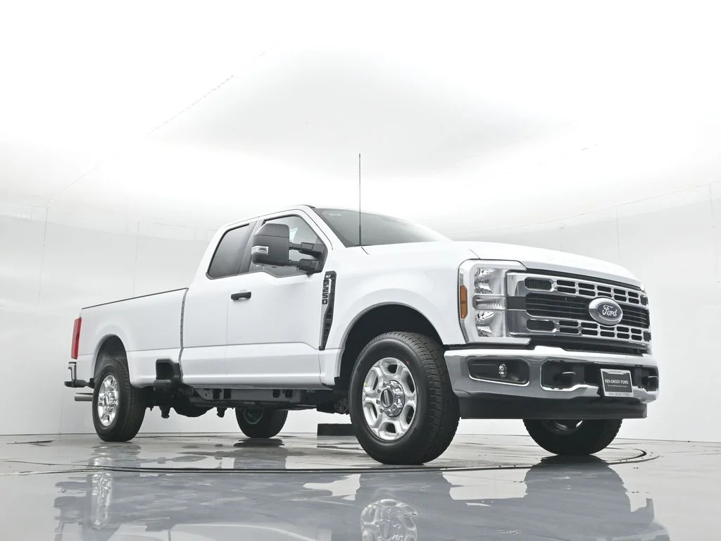 New 2026 Oxford White Ford XLT image 45