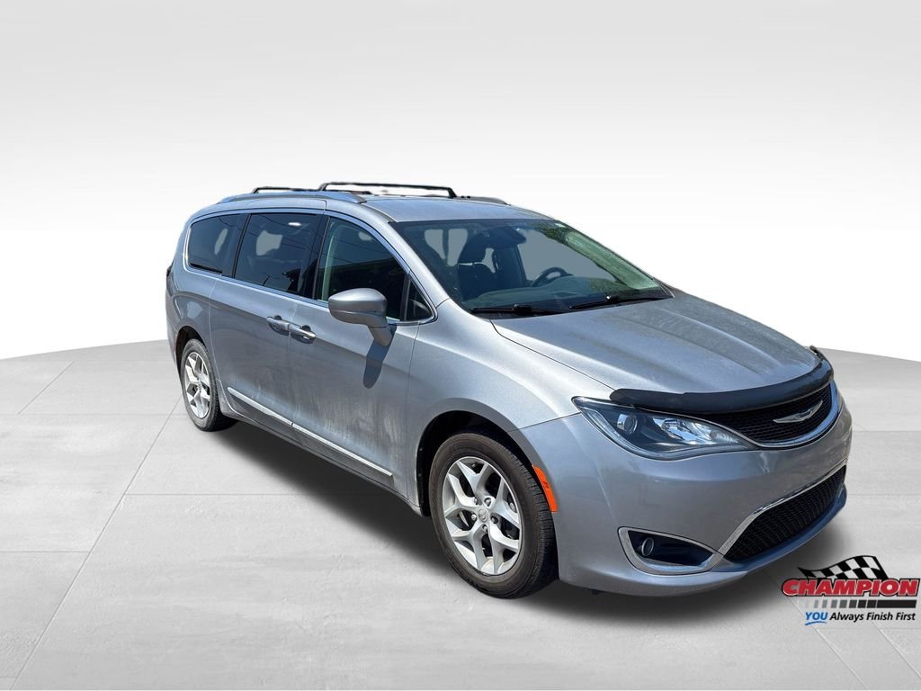 Used 2017 Silver Chrysler Touring L Plus image 8