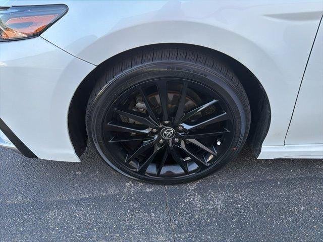 Certified Used 2021 MID BLK/WIND CHILL Toyota  image 5