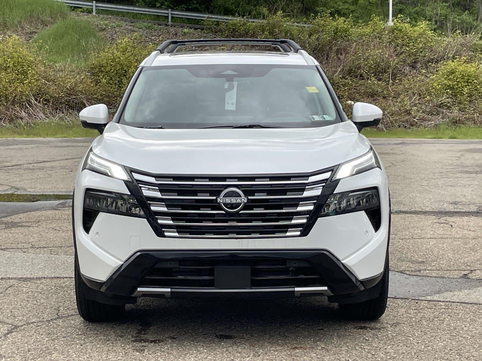 New 2026 Everest White Pearl/Super Black Nissan Platinum image 45