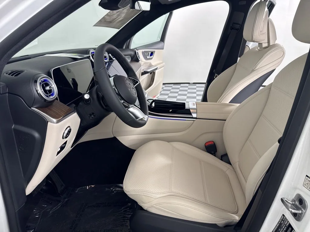 New 2026 White Mercedes-Benz GLC 300 image 25