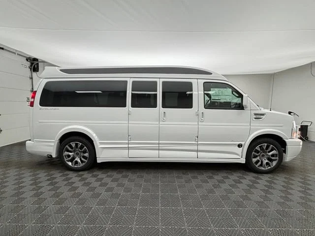 2026 GMC Savana Cargo Work Van - Photo 6