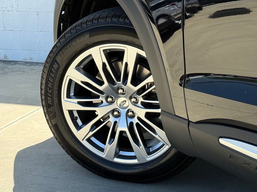 New 2026 Agate Black Metallic Ford Platinum™ image 17