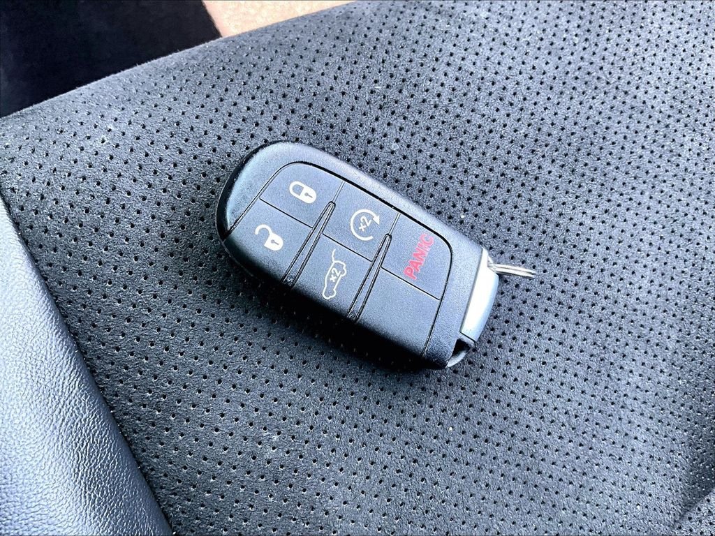 Used 2020 Gray Jeep Altitude image 28