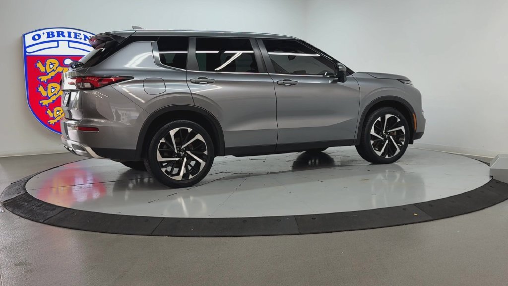 Used 2022 Gray Mitsubishi SE image 4