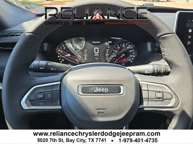 New 2026 Hydro Blue Pearl-Coat Exterior Paint Jeep Latitude image 18
