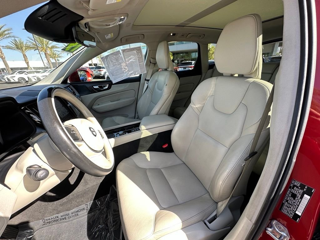 Used 2019 Red Volvo T6 Momentum image 3