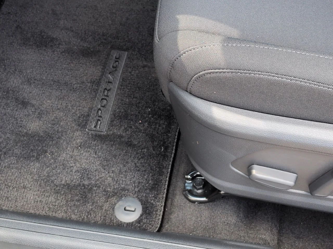 New 2026 Wolf Gray Kia S image 36