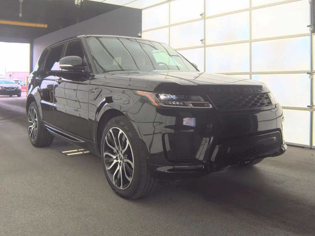 Used 2022  Land Rover HSE Silver Edition image 3