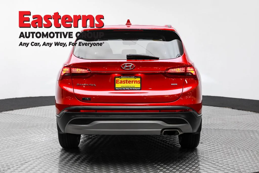 Used 2022 Red Hyundai SE image 6
