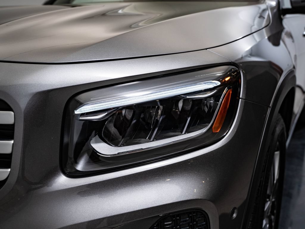 Used 2026 Mountain Grey Metallic Mercedes-Benz GLB 250 image 15