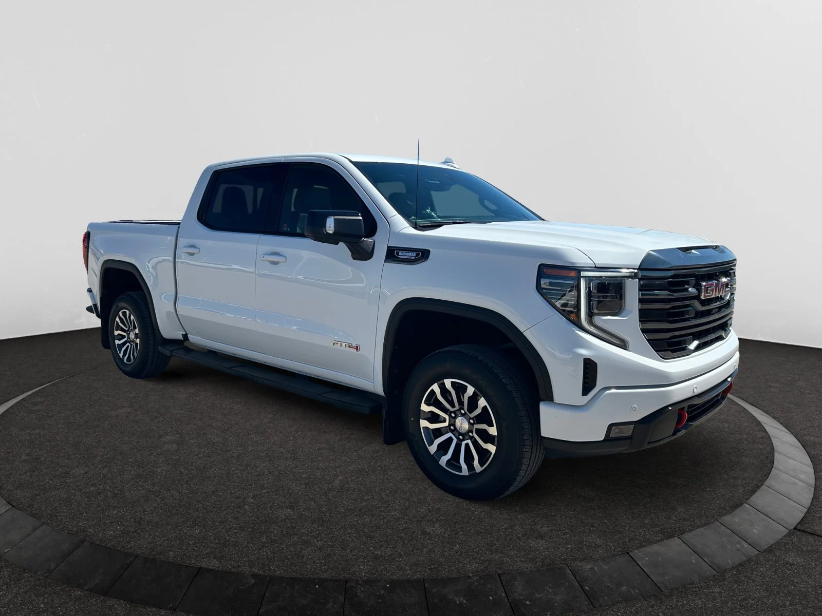 Used 2023 White GMC AT4 Crew Cab image 7