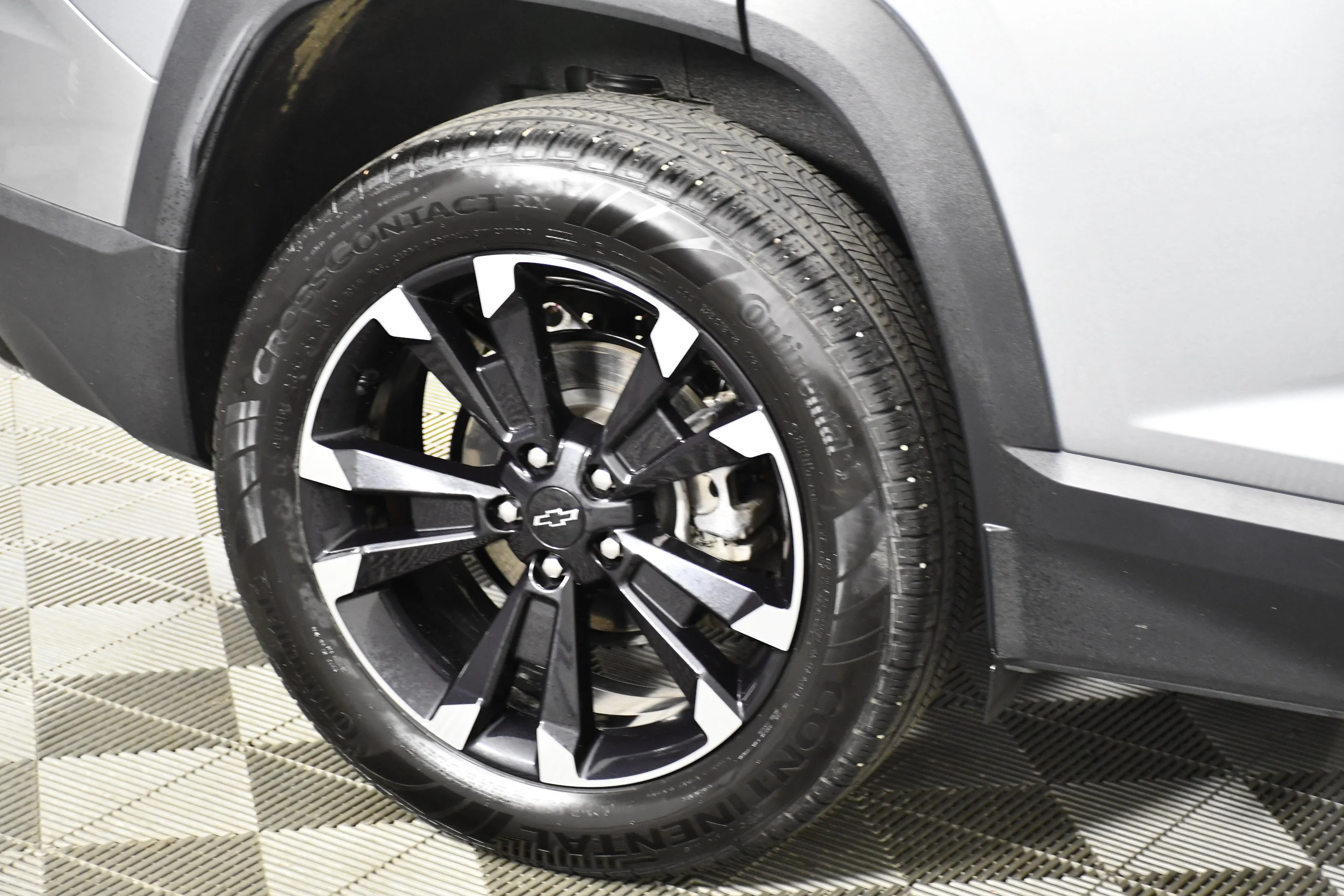 Used 2025 Sterling Gray Metallic Chevrolet AWD RS image 55