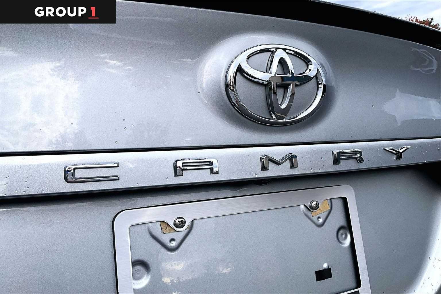 Used 2019 Celestial Silver/Midnight Black Metallic Toyota XSE V6 image 33