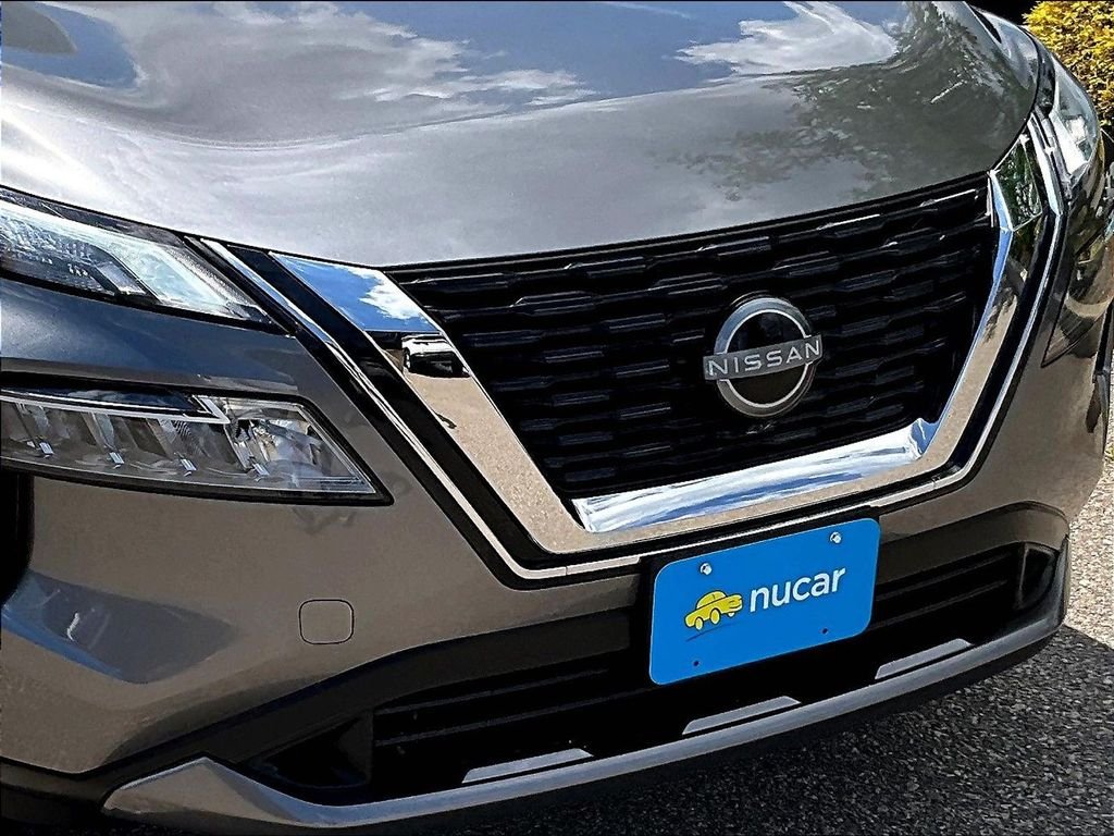 Used 2023 Gray Nissan SL image 31