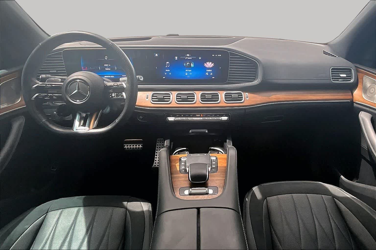Used 2024 MANUFAKTUR Diamond White Metallic Mercedes-Benz AMG® GLE 53 image 16
