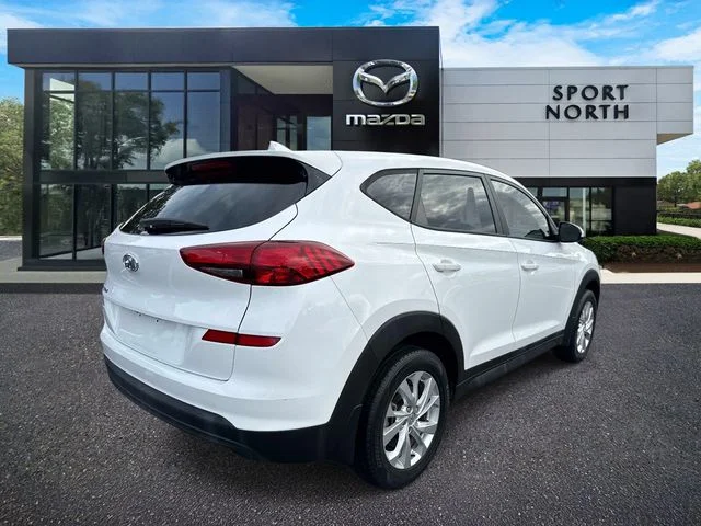 Used 2020 White Hyundai SE image 3