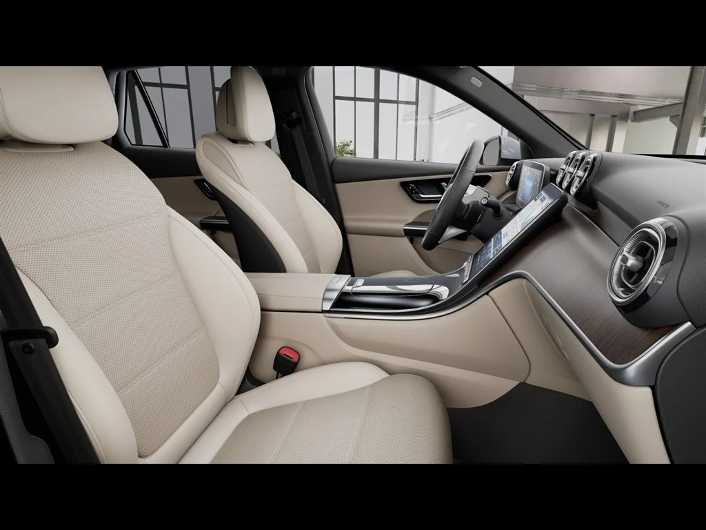 New 2026 Polar White Mercedes-Benz GLC 300 image 86