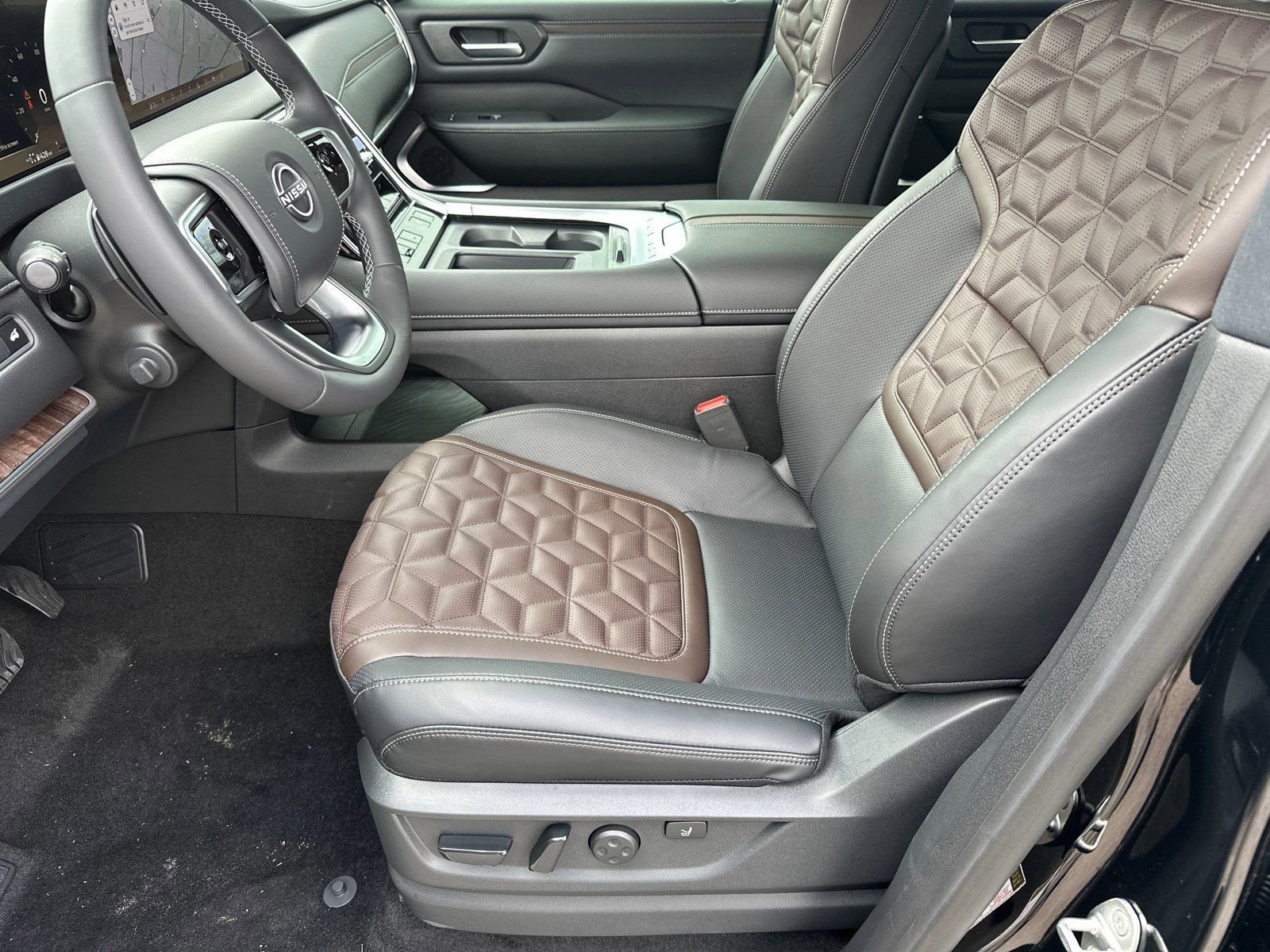 New 2026 Black Nissan Platinum Reserve image 9