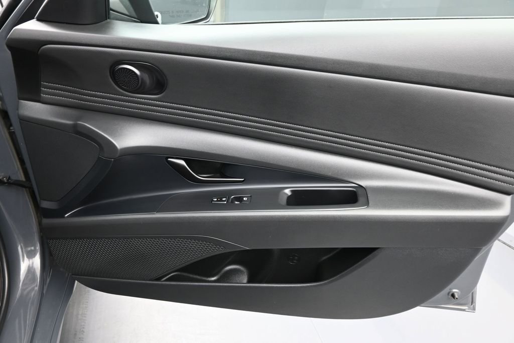 Certified Used 2025 Gray Hyundai SEL Sport image 16