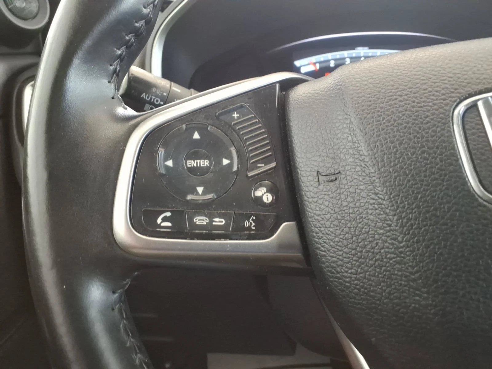 Used 2017 White Honda EX-L image 31