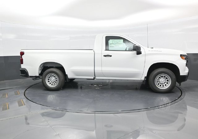 New 2026 Summit White Chevrolet WT image 8