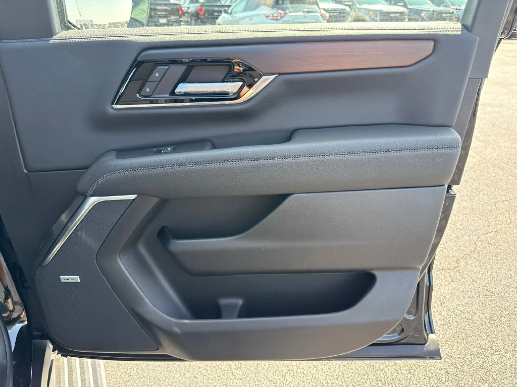 2026 GMC Yukon XL Denali - Photo 38