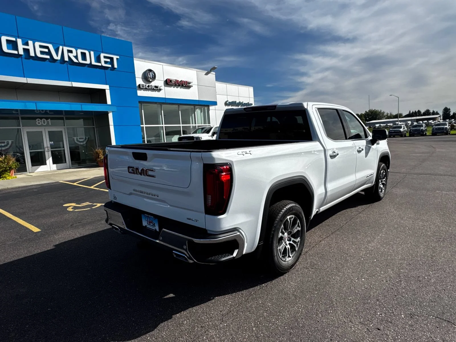 2026 GMC Sierra 1500 SLT - Photo 9