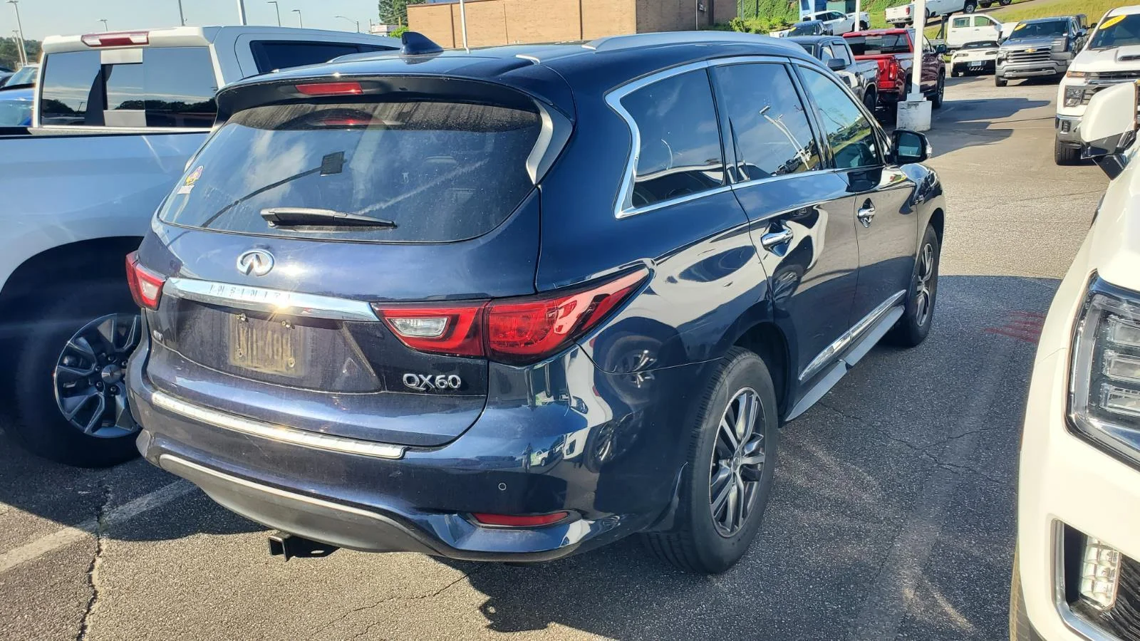 Used 2019 Hermosa Blue INFINITI LUXE image 9