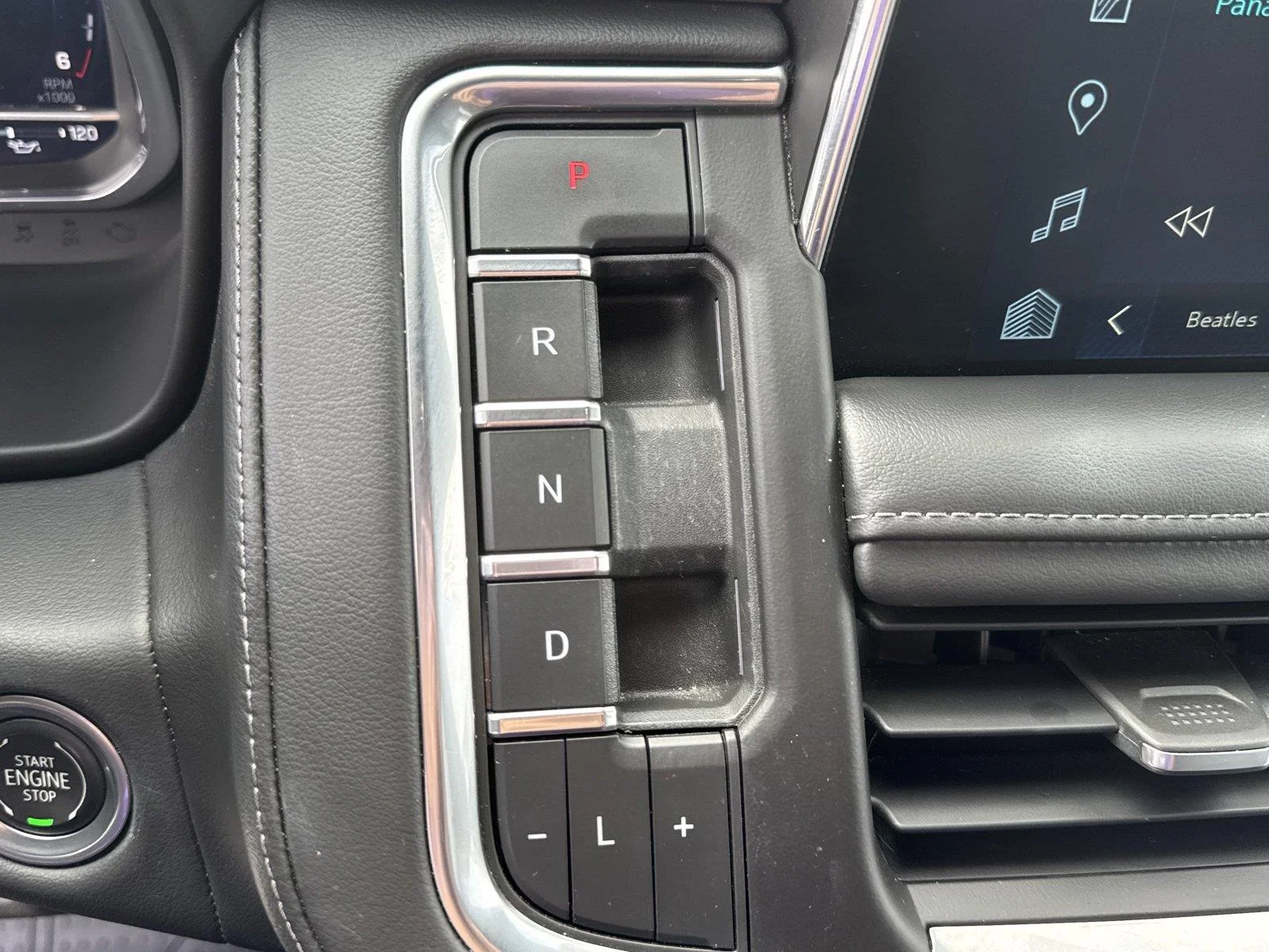 Used 2022 SUMMIT WHITE Chevrolet Z71 image 27