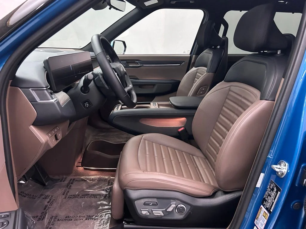 Used 2024 Blue Kia Land image 12