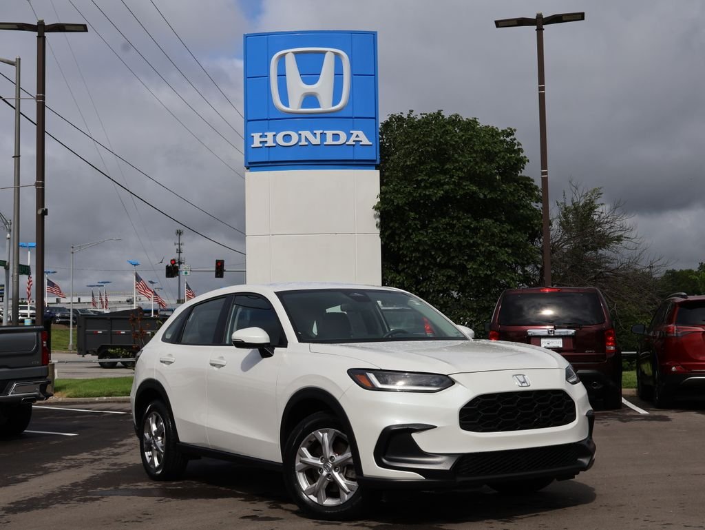 Used 2024 White Honda LX image 1