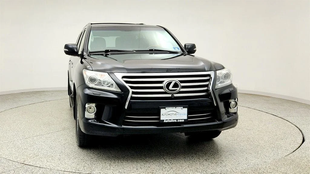 Used 2013 Black Onyx Lexus 4WD 4dr w/ Luxury Package, Mark Levinson & Rear Entertainment image 2