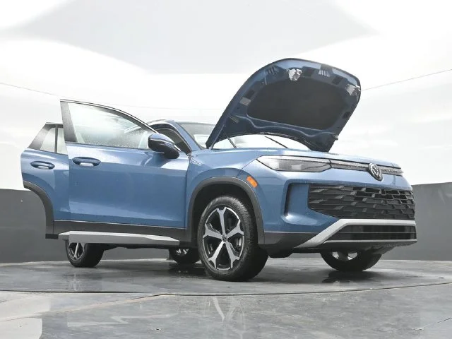 Certified Used 2026 Blue Volkswagen SE image 32