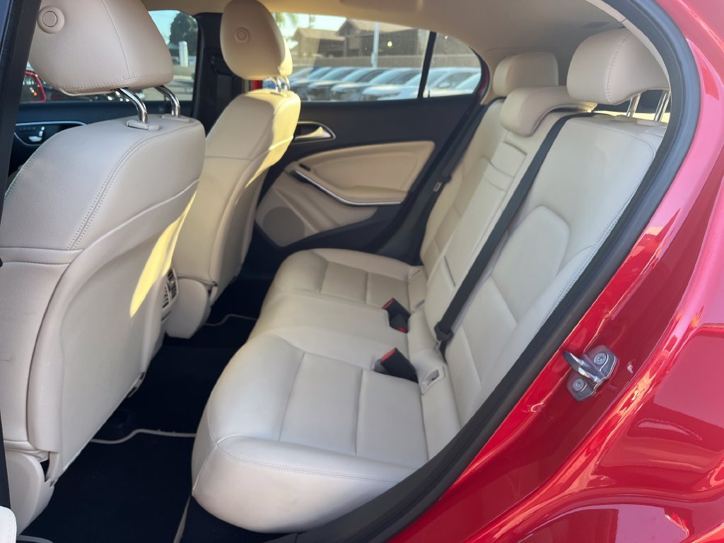 Used 2019 Red Mercedes-Benz GLA 250 image 10