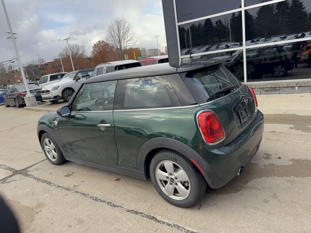 2016 Mini Cooper Base photo 3