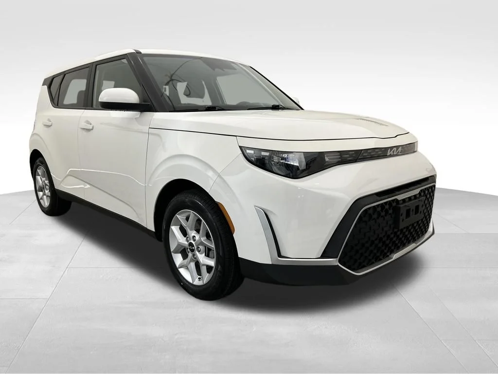 Used 2023 White Kia LX image 8