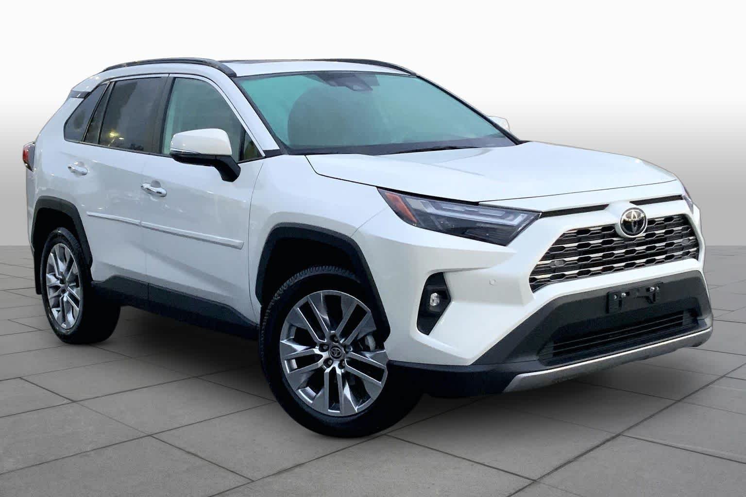 Used 2022 Blizzard Pearl Toyota Limited image 3