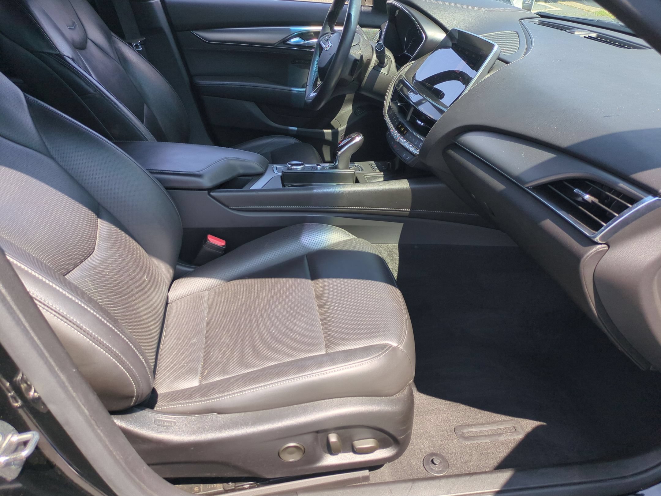 Used 2022 BLACK RAVEN Cadillac Premium Luxury image 35