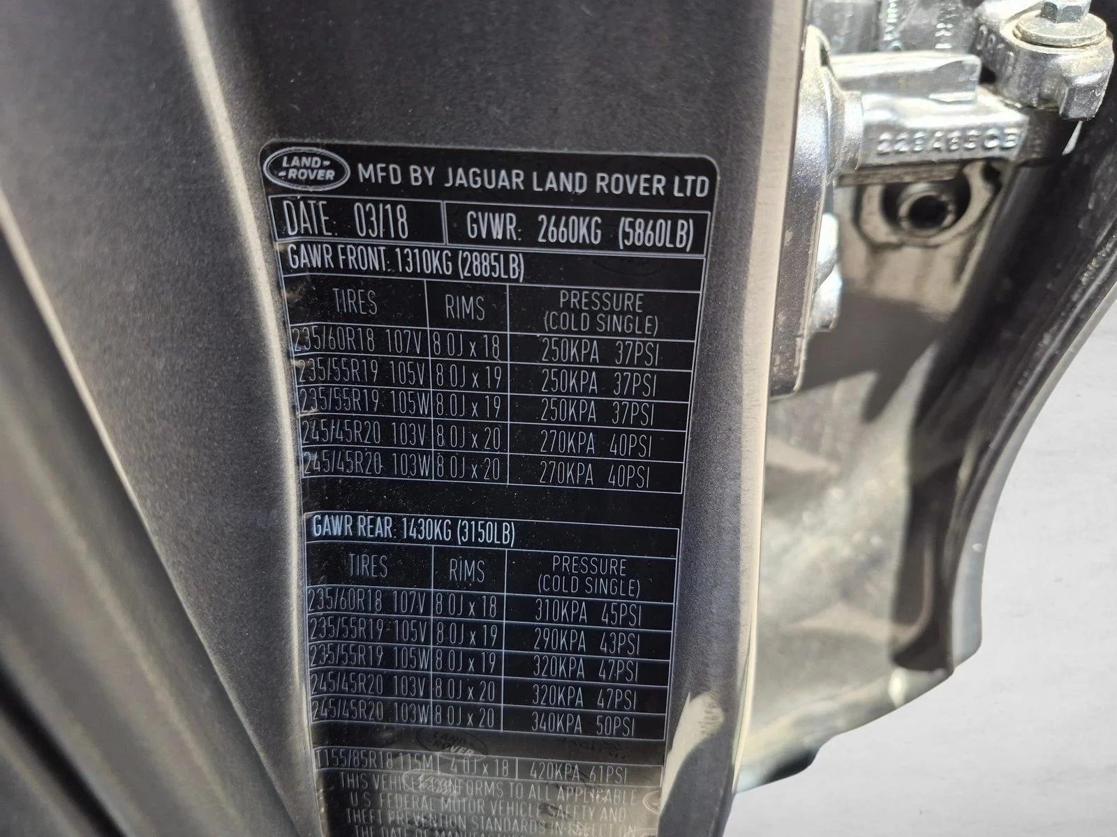 Used 2018 Corris Gray Land Rover SE image 16