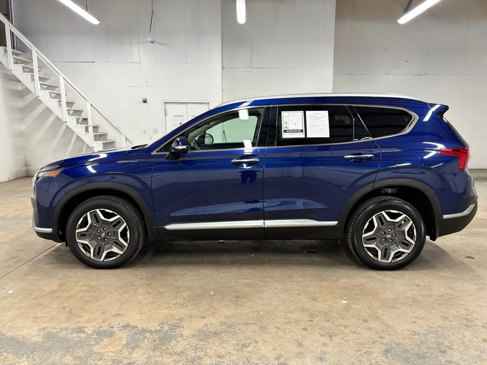 Used 2023 Blue Hyundai SEL Premium image 4