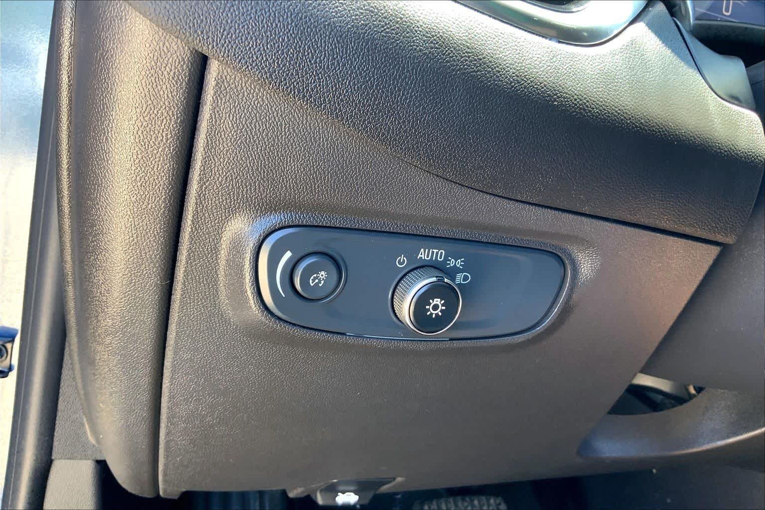 Used 2024 Lakeshore Blue Metallic Chevrolet LT image 33