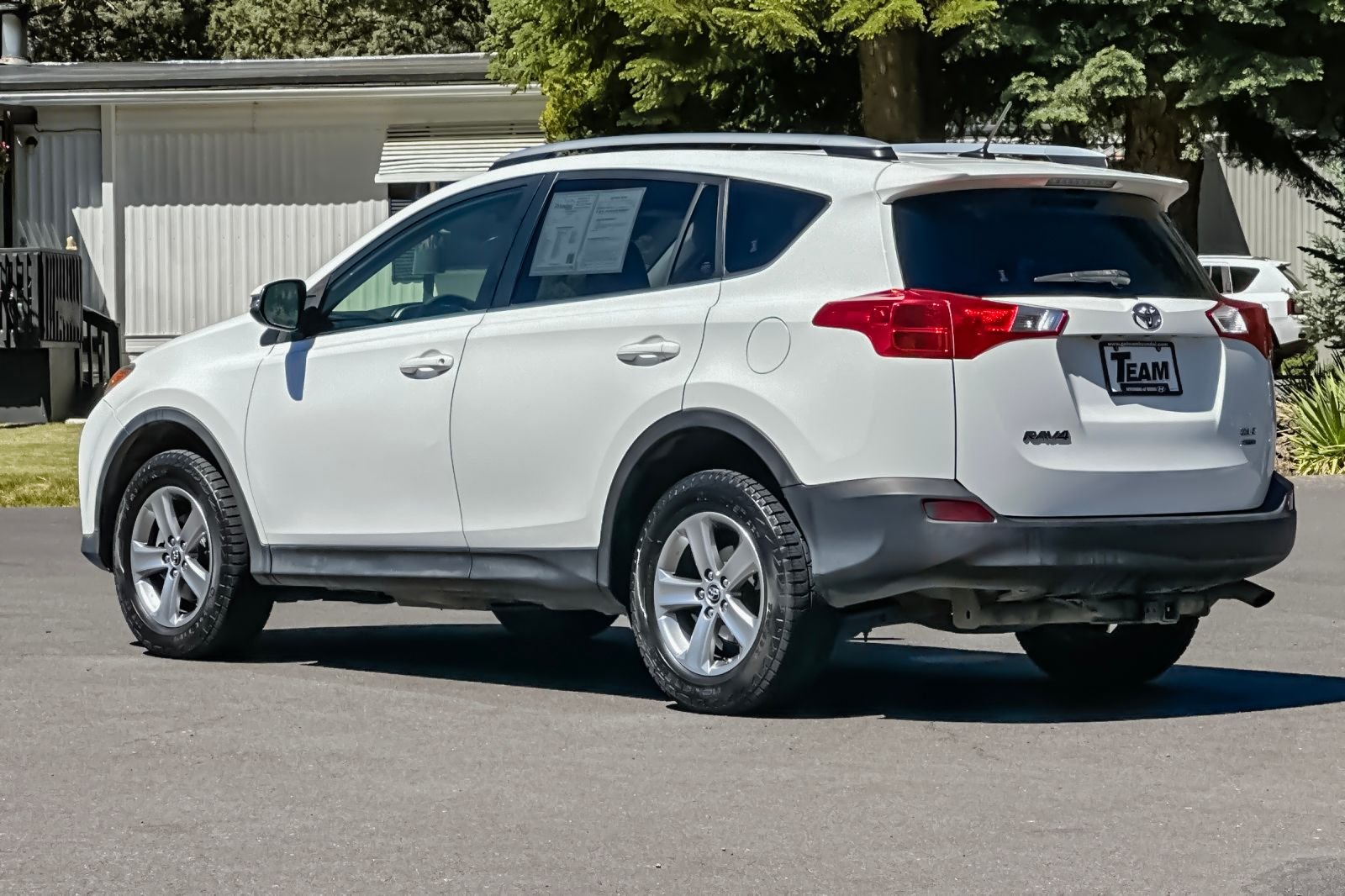 Used 2015 White Toyota XLE image 6