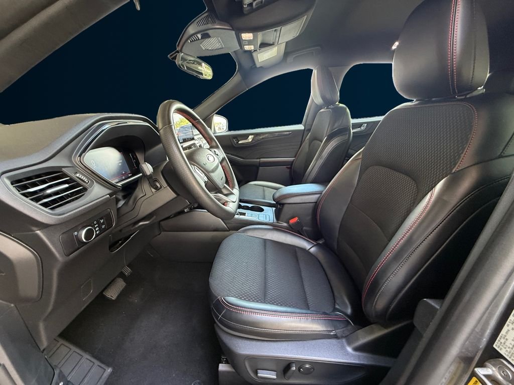 Used 2025 Gray Ford ST-Line image 10