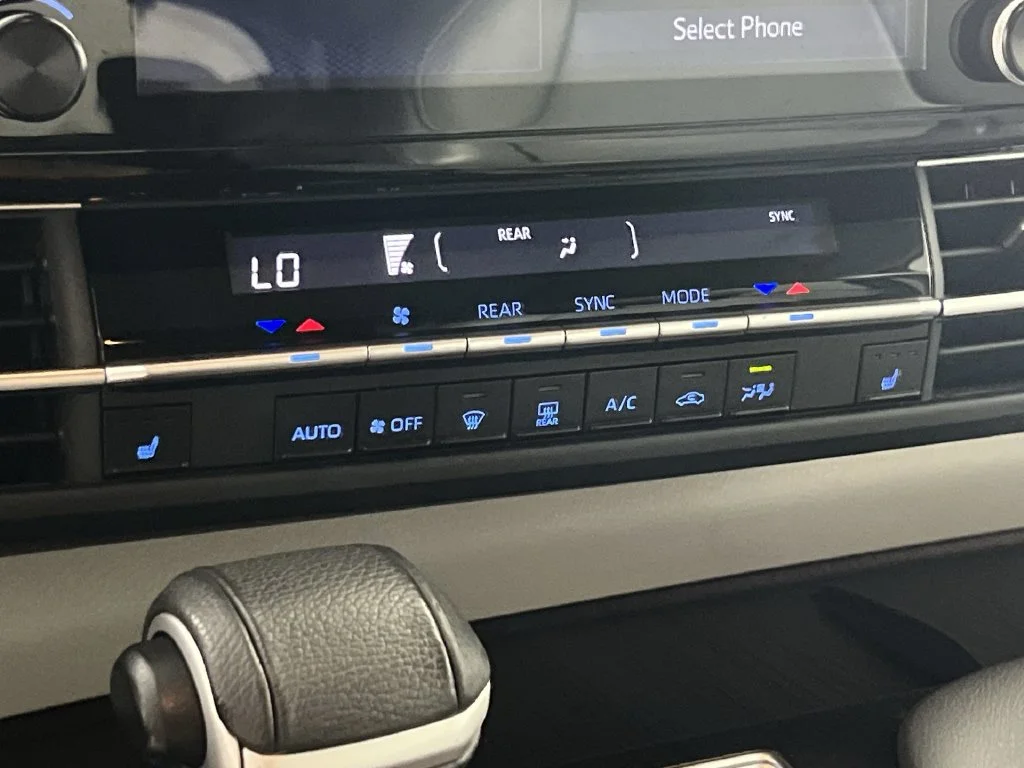 Used 2022 Silver Toyota XLE image 16