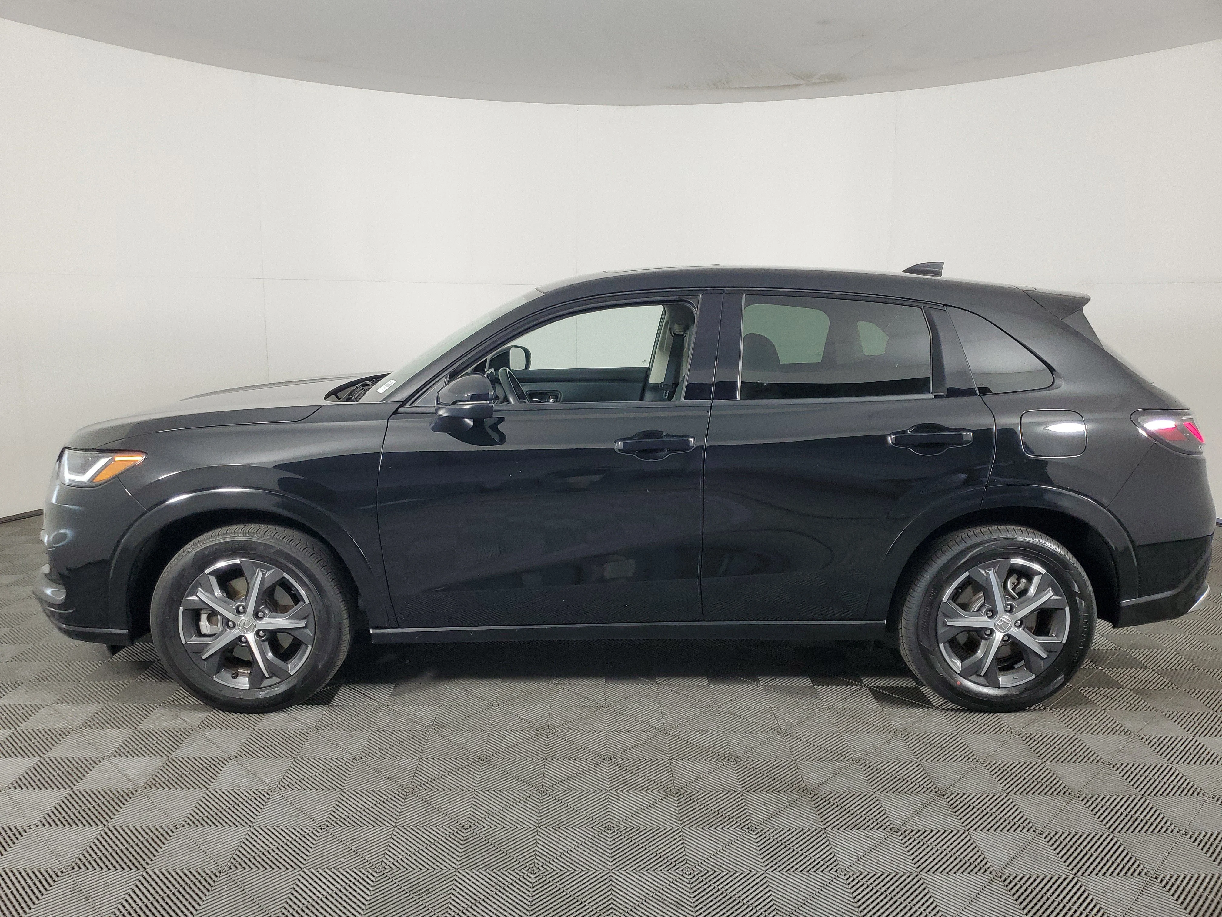 Used 2024 Crystal Black Pearl Honda EX-L image 7