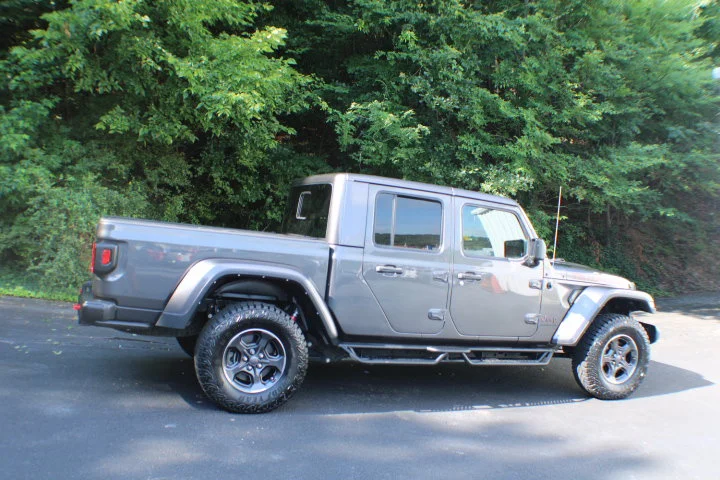 Used 2022 Granite Crystal Metallic Clearcoat Jeep Rubicon image 2